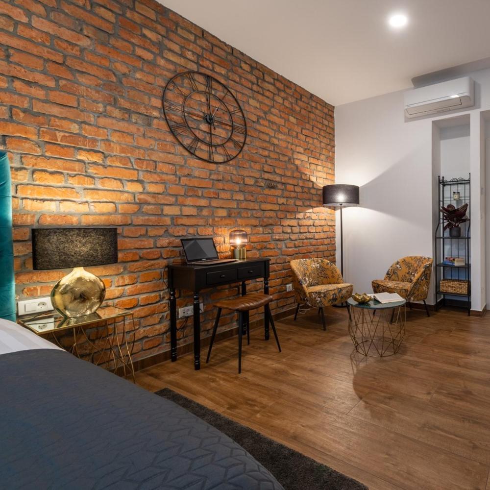 Brickwall Apartments Zagreb Rom bilde